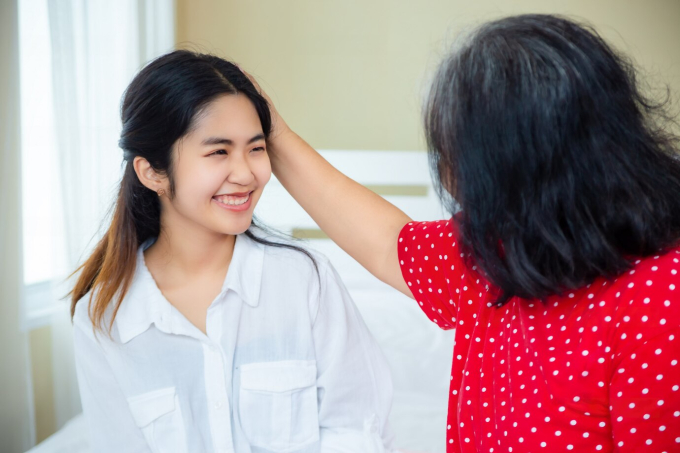 Hành động và cảm xúc đầu tiên